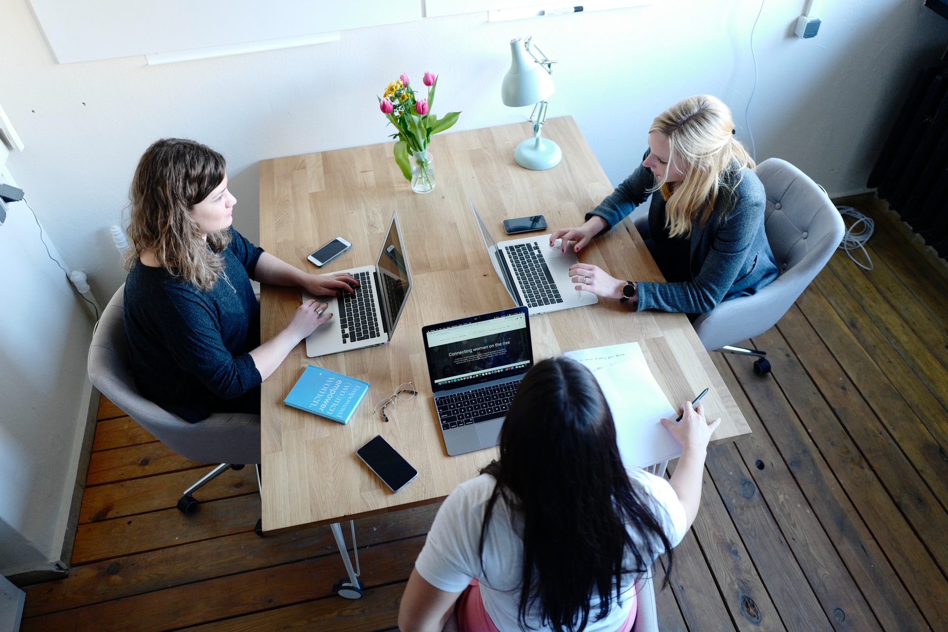 ¿Cómo llevar la contabilidad de una empresa de desarrollo? - imagen principal