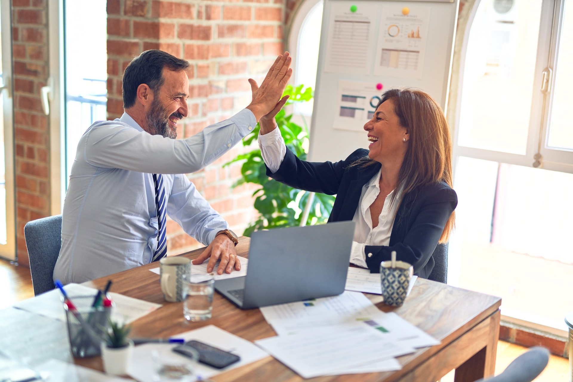 ¿Por qué incluir a los empleados en la nómina empresarial?